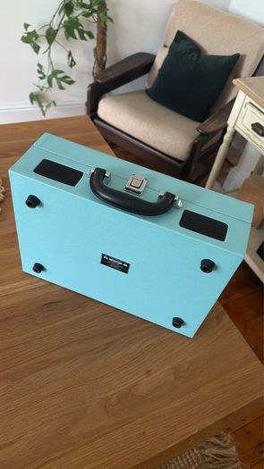 Vinyl record player built in speakers