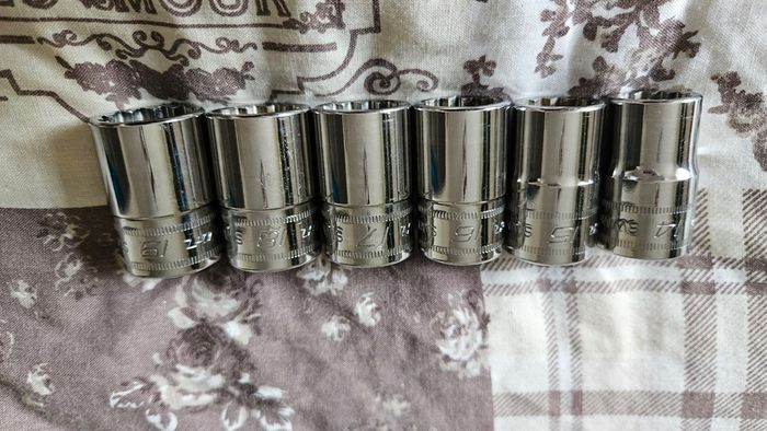 Snap-on 1/2" Drive 12-Point Metric Shallow Socket Set (14mm - 19mm)