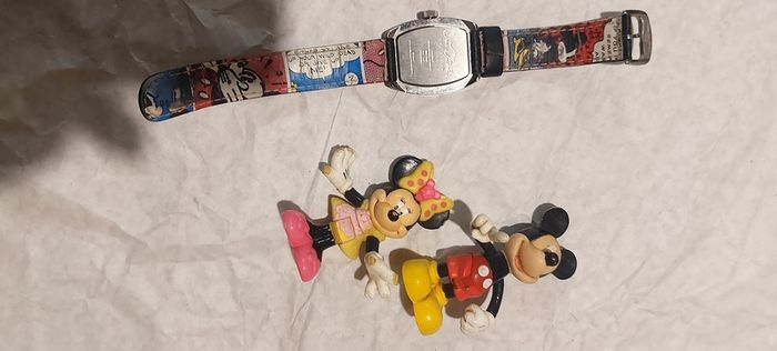 Minnie mouse ,walt disney vintage watch collection,plus 2 free used toys ,used condition, free shipping within Ireland, sold as is.
