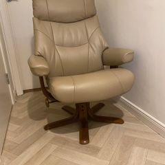 Armchair, swivel + reclinable with foot rest