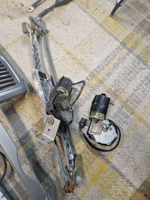 BMW E34 wiper motor and assembly
