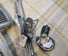 BMW E34 wiper motor and assembly