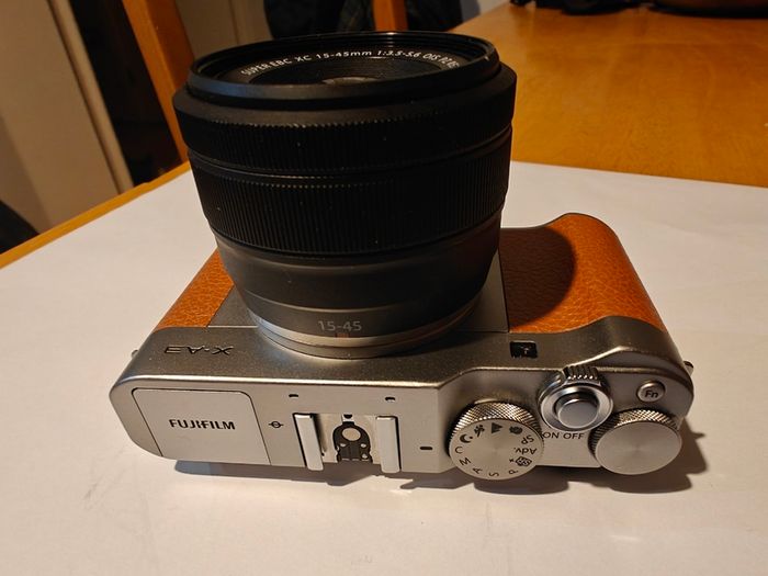 Fujifilm X-A3 with Fuji XC 15-45mm Lens and extra battery