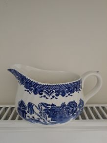 Barratts of Staffordshire willow jug