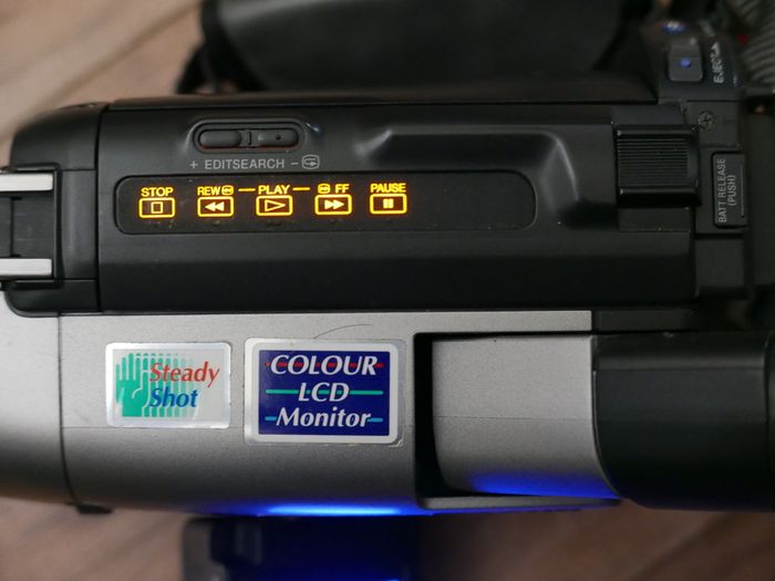 Sony Handycam CCD-TRV64E Hi8 Analogue Camcorder