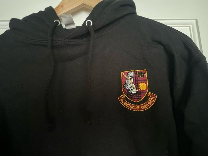 Pobalscoil Neasain TY hoodie Nessans