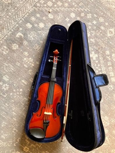 Primavera 3/4 violin bow and case