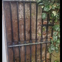 gate