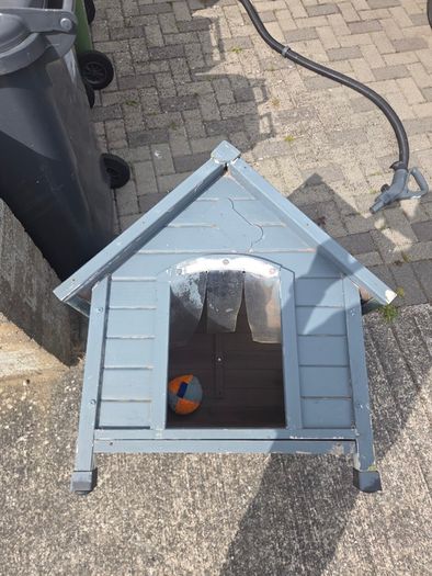 Small dog kennel