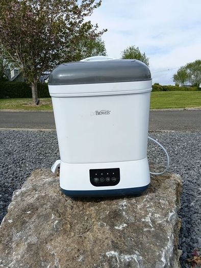 Baby bottle steriliser