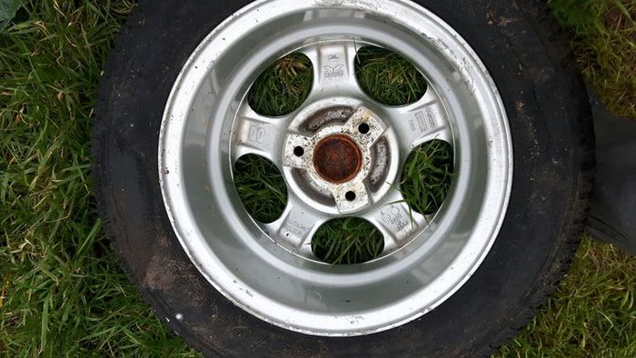 3 stud wheels