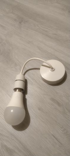 Single bulb light for ceiling