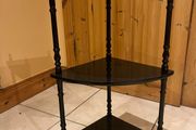 Corner shelf