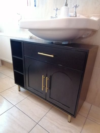 Undersink bathroom vanity