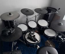 Edrum pads with Roland digital set and hardware