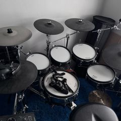Edrum pads with Roland digital set and hardware