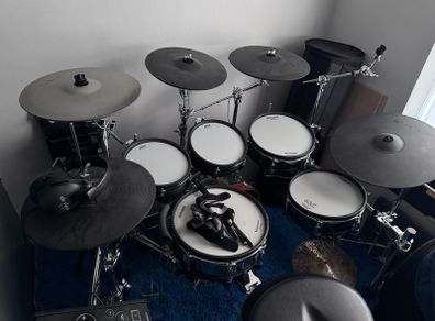 Edrum pads with Roland digital set and hardware