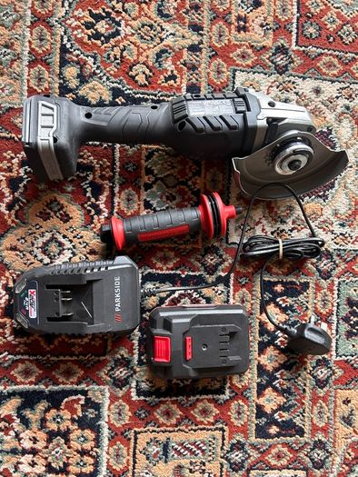Cordless grinder