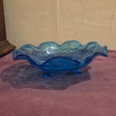 Vintage Turquoise Davison "Jacobean" pressed Glass Shallow 3 Footed Bowl