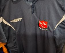 Dundalk Football Club Official Umbro Football Jersey (Adult Small) FREE POST