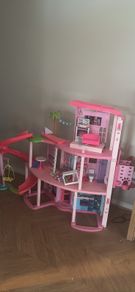 Barbie dreamhouse
