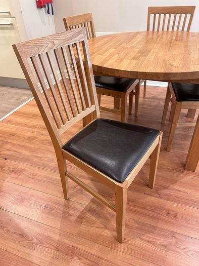 table and 4 chairs