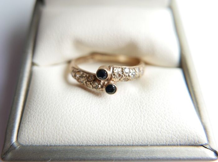 Vintage Solid 9ct Yellow Gold 375, Sapphire Ring - size P - 2,2g