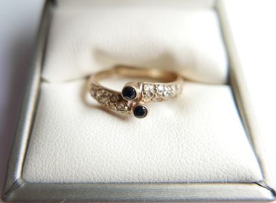 Vintage Solid 9ct Yellow Gold 375, Sapphire Ring - size P - 2,2g
