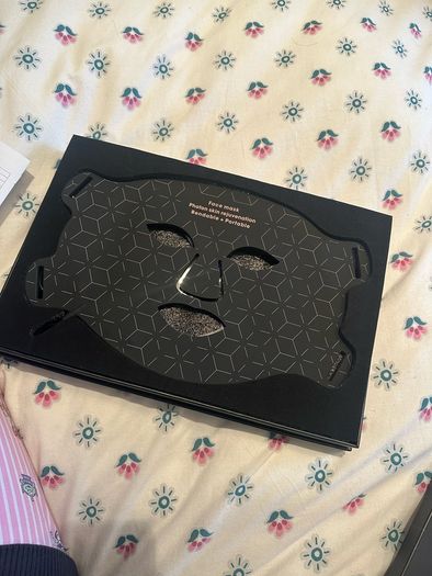 LED face mask