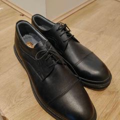 pairs of men shoes 42-43
