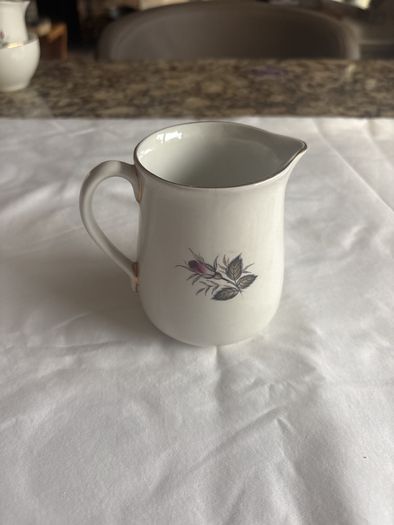arklow jug and sugar bowl