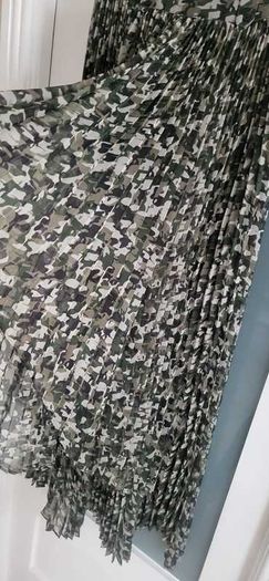 Karl Lagerfeld Camo Pleated Skirt Sz 38 (fit 10-12uk) - Bnwot - Rrp 495