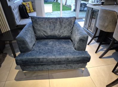 Love seat