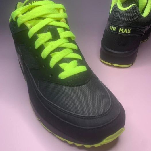 Get 1 of 1 Worldwide Nike BW