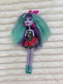 Monster High Doll Electrified Monstrous Twyla Boogeyman Hair Raising Ghouls Used NO HANDS Please look at the pictures