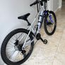 Girls mountain bike Image 3