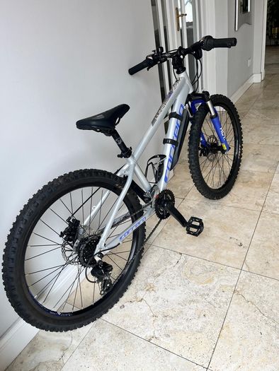 Girls mountain bike