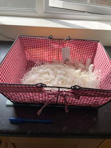 Lightweight wire Picnic basket
