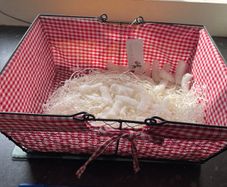 Lightweight wire Picnic basket
