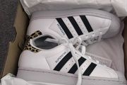 Adidas superstars