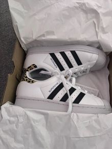 Adidas superstars