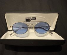 Retro purple tint sunglasses
