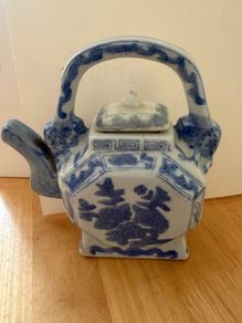 Vintage  Oriental Blue and White Teapot