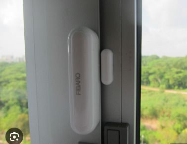 Fibaro Door Window Sensor iOS Bluetooth Reed and Temperature Smart Magnetic Switch, White