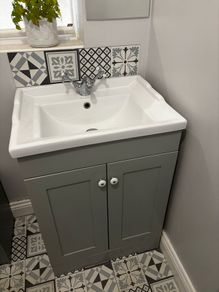 Bathroom sink, vanity unit & tap
