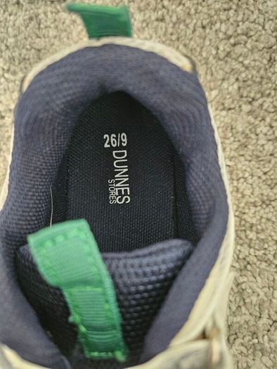 Boys runners size UK 9/26
