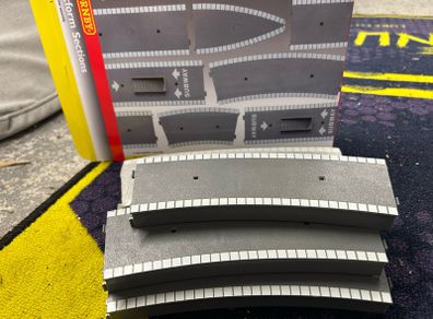 Hornby Platforms