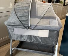 Large Mobile Basinet Cot up to 6 months
