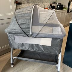 Large Mobile Basinet Cot up to 6 months