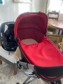 Buggy 3in 1 set with baby carseat /Pram/ Play Pen /Travel cot and Mosses Basket with Stand